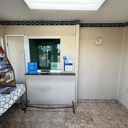 Motel 6 Selma, Ca Εξωτερικό φωτογραφία