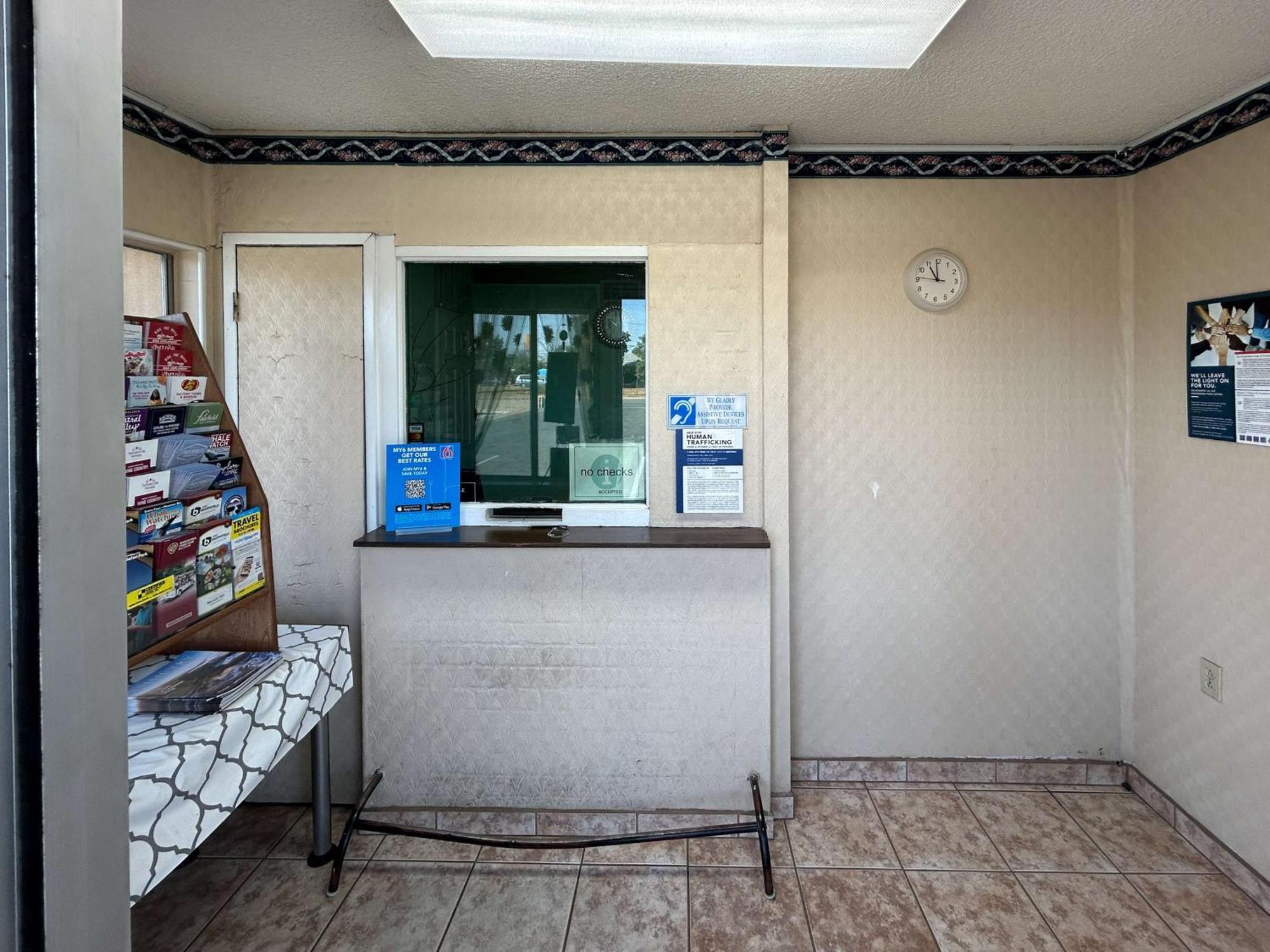 Motel 6 Selma, Ca Εξωτερικό φωτογραφία